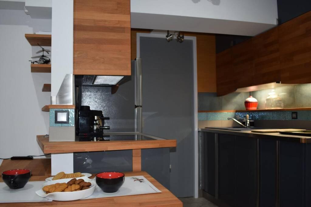 3H Myrto Ενα Λειτουργικό Studio Κοντά Στην Αθήνα ภายนอก รูปภาพ